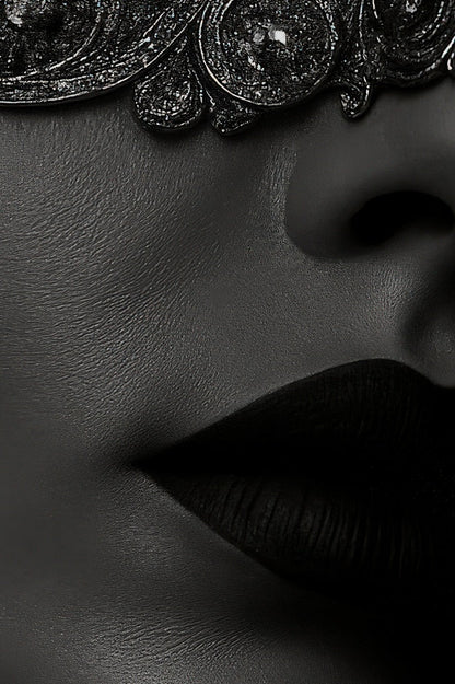 Dark Masquerade Secrets - närbild på detalj.