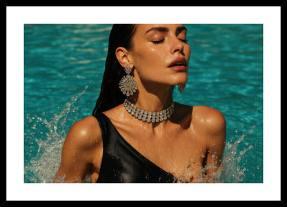 Diamond Pool Goddess affisch stylad i interiörmiljö med svart ram.