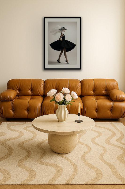 Ethereal Fashion Motion affisch stylad i interiörmiljö.