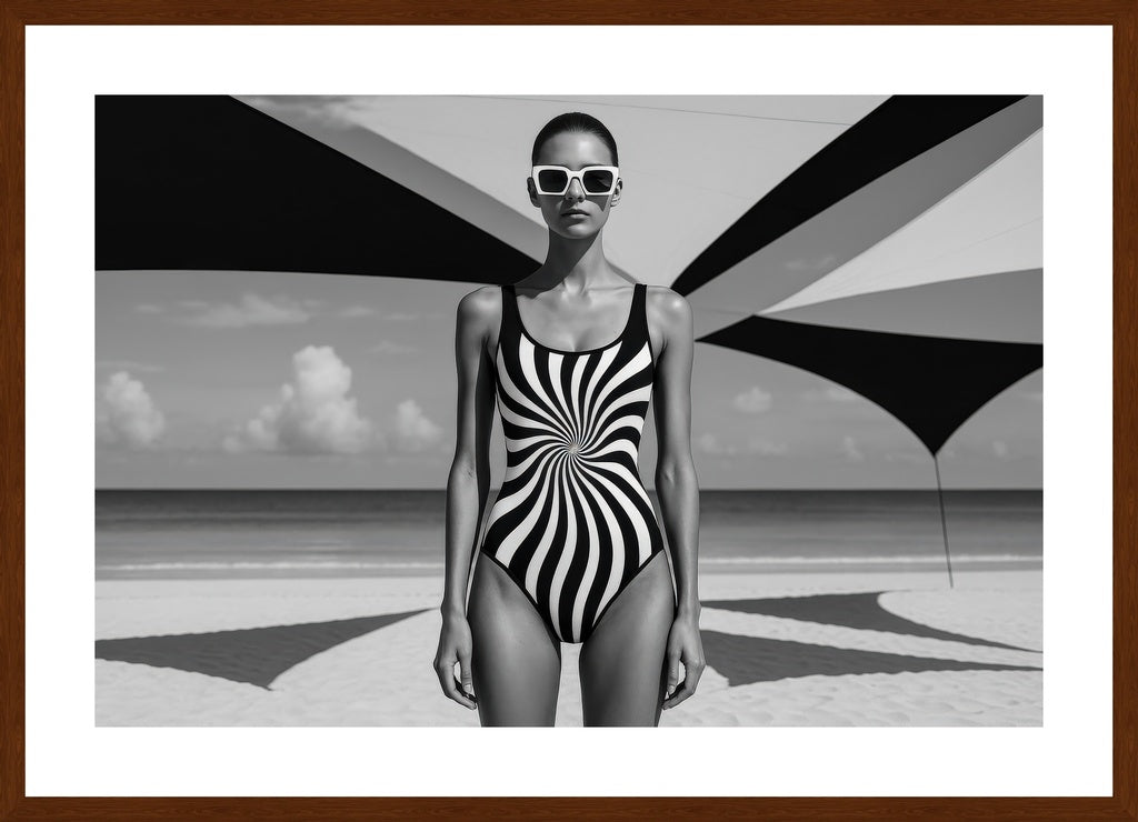 Hypnotic Beach Geometry affisch stylad i interiörmiljö med mörk ekram.