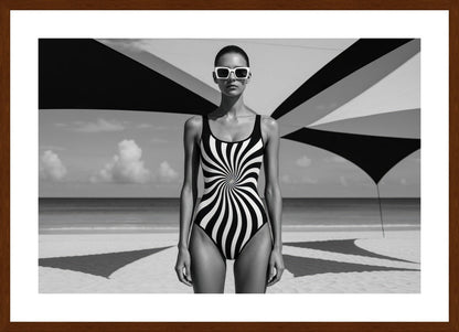 Hypnotic Beach Geometry affisch stylad i interiörmiljö med mörk ekram.