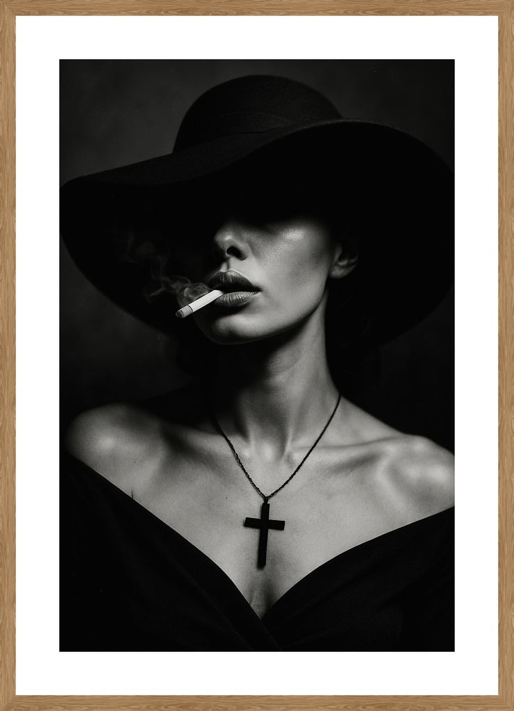 Midnight Confession affisch stylad i interiörmiljö med ekram.