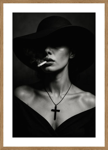 Midnight Confession affisch stylad i interiörmiljö med ekram.