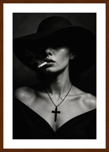 Midnight Confession affisch stylad i interiörmiljö med mörk ekram.