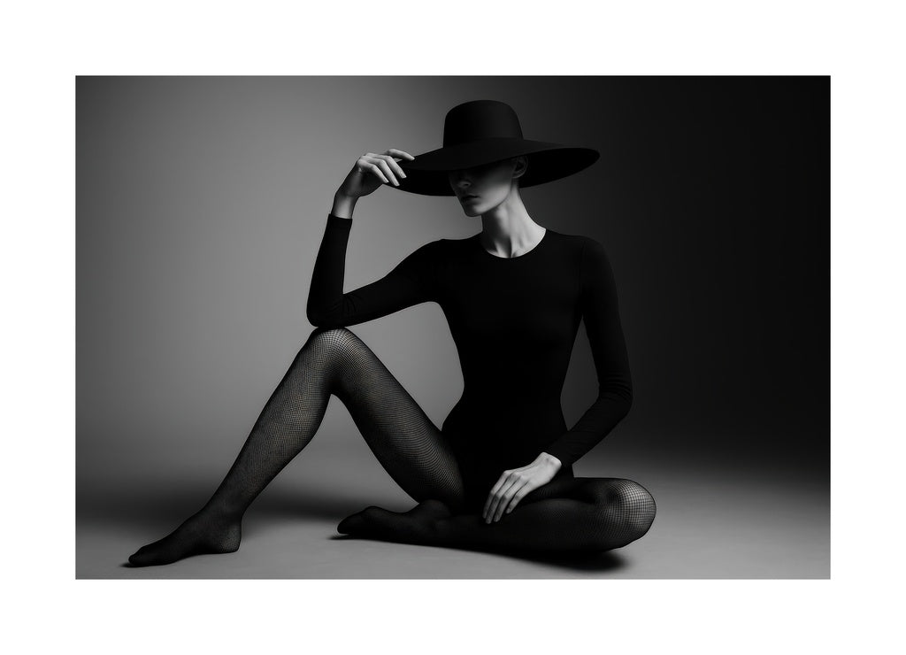 Monochrome Fashion Mystery affisch med passepartout.