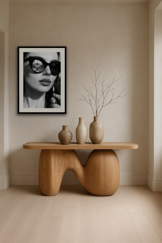 There goes the neighborhood affisch stylad i interiörmiljö.