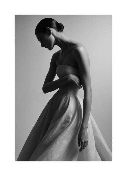 Timeless Elegance in Shadow affisch med passepartout.