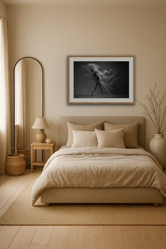 Veil of Movement II affisch stylad i interiörmiljö.