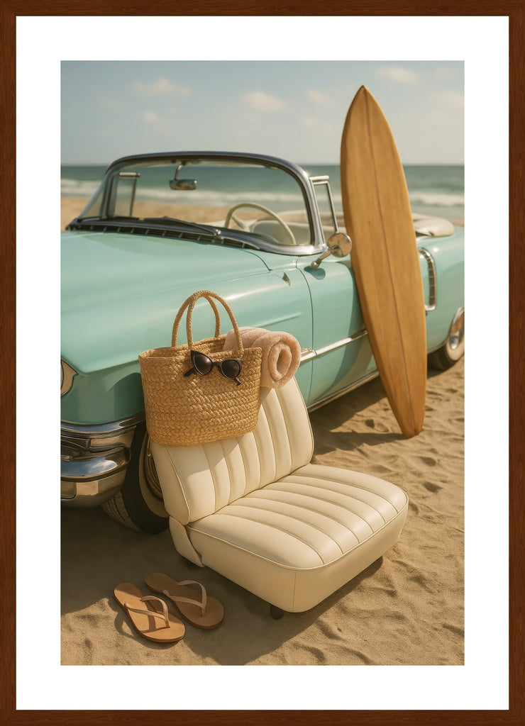 Vintage Cadillac by the Sea affisch stylad i interiörmiljö med mörk ekram.